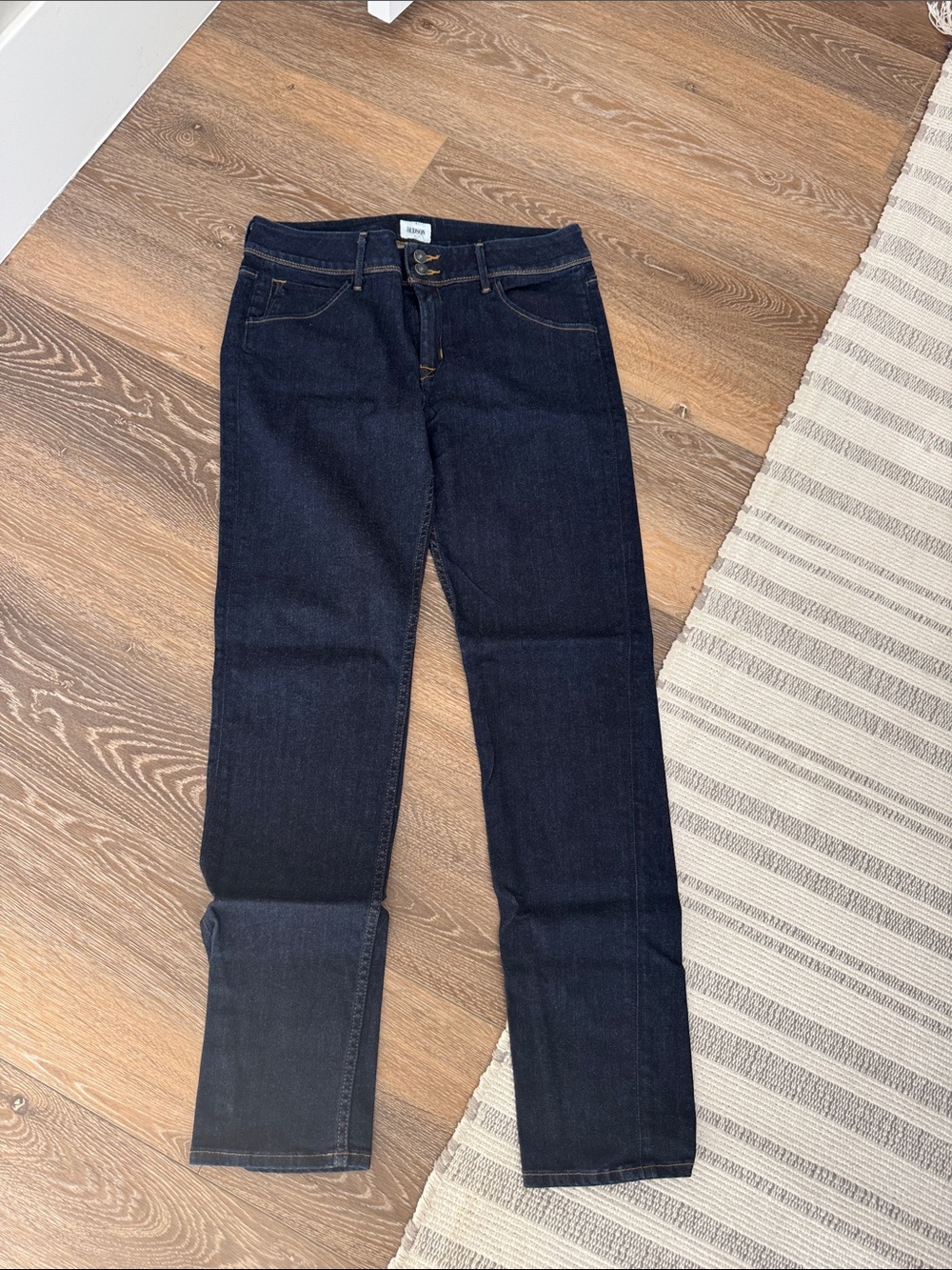 Hudson size 32 Dark Indigo Women's Straight Jeans. Great stretch!